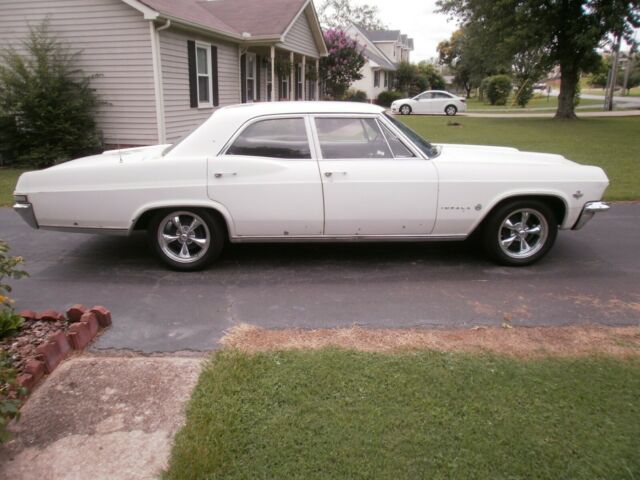 1965 White Chevrolet Impala 4-DOOR