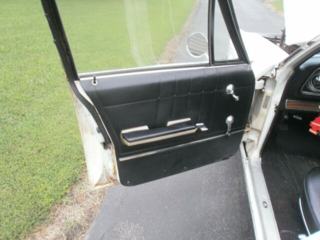 1965 White Chevrolet Impala 4-DOOR