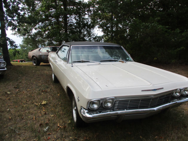 1965 White Chevrolet Impala Coupe
