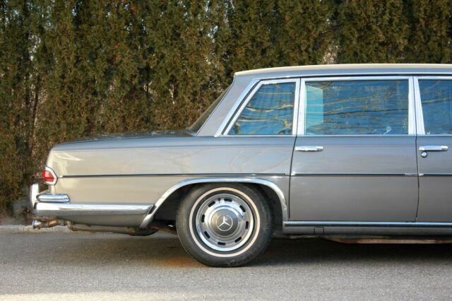 1965 Medium Gray Mercedes-Benz 600-Series 4dr Saloon