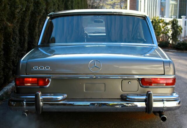 1965 Medium Gray Mercedes-Benz 600-Series 4dr Saloon