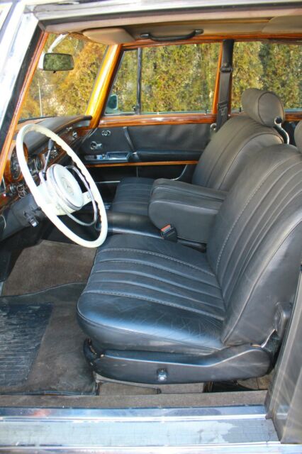 1965 Medium Gray Mercedes-Benz 600-Series 4dr Saloon