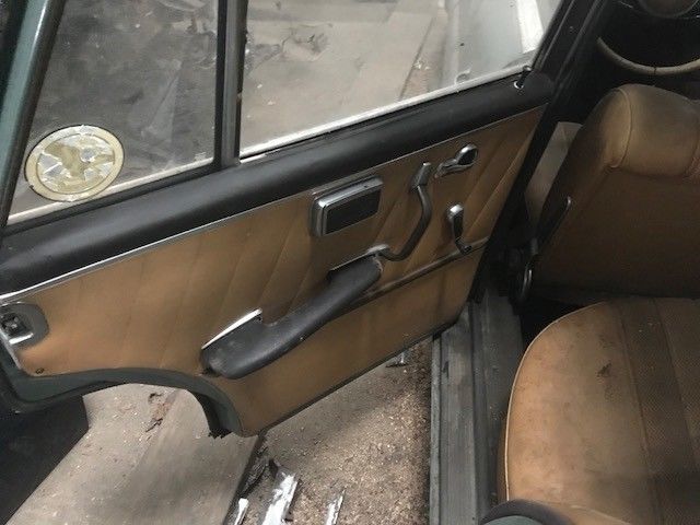 1965 Green Mercedes-Benz 200-Series Sedan