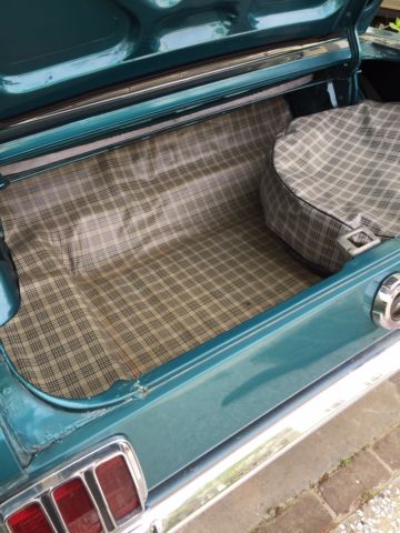 1965 Twilight Turquoise Ford Mustang 2 dorr