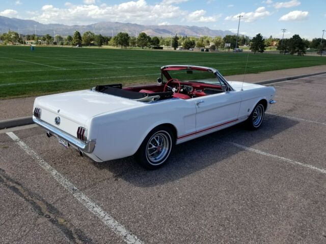 1965 WHITE Ford Mustang Convertible