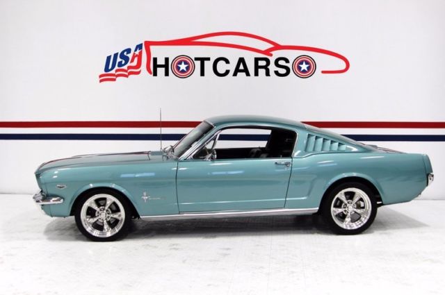 1965 Turqoise Ford Mustang --