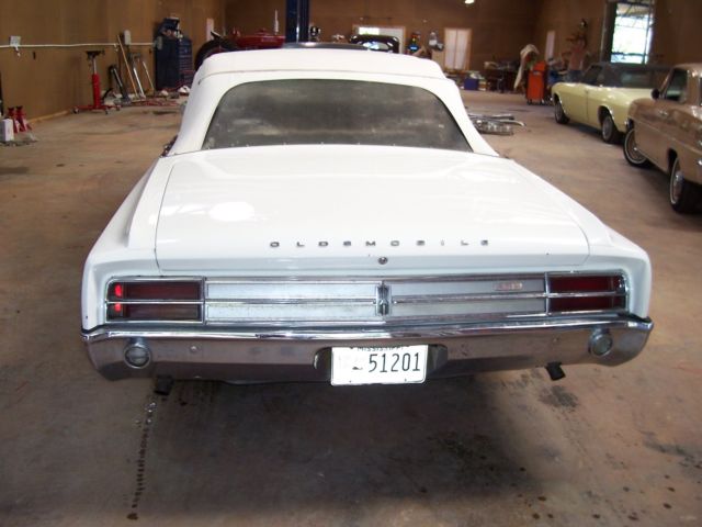 1965 White Oldsmobile Cutlass 2 DR Convertible