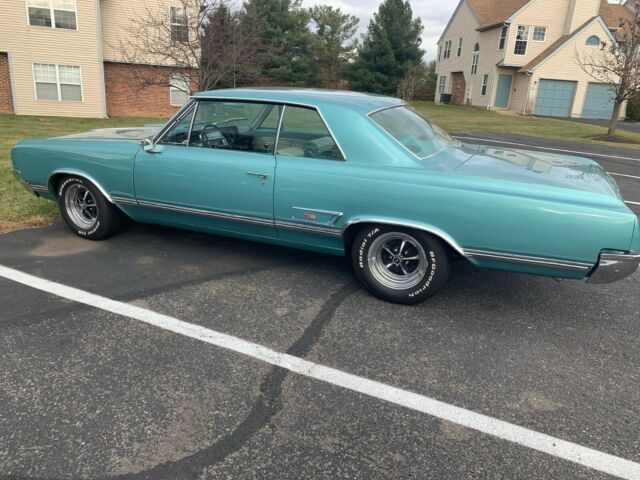 1965 Green Oldsmobile 442 Coupe