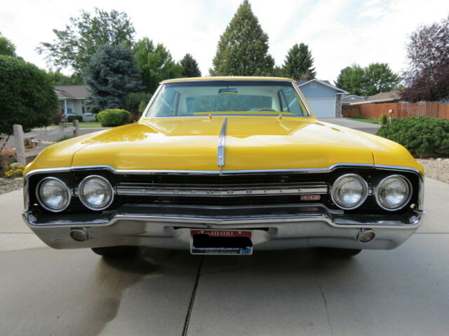 1965 Yellow Oldsmobile 442 Coupe