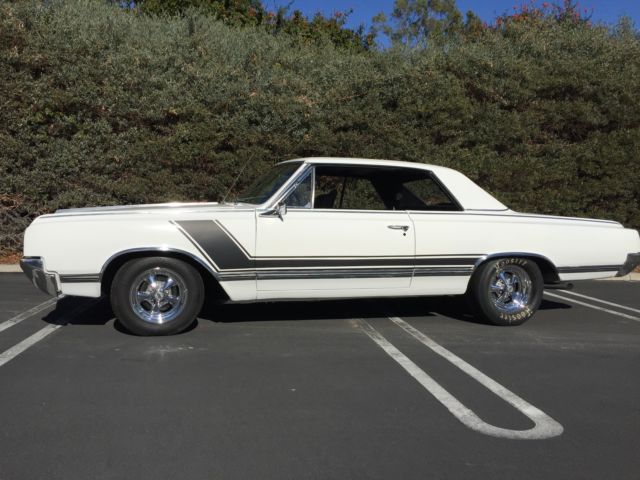 1965 White Oldsmobile Cutlass Coupe