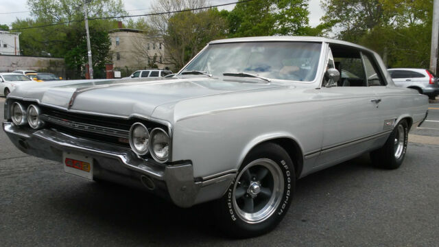 1965 Silver Oldsmobile 442 Coupe