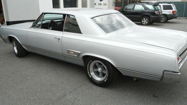 1965 Silver Oldsmobile 442 Coupe
