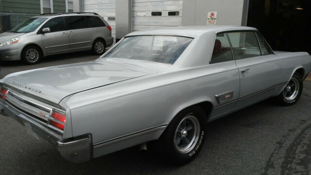 1965 Silver Oldsmobile 442 Coupe