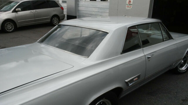 1965 Silver Oldsmobile 442 Coupe