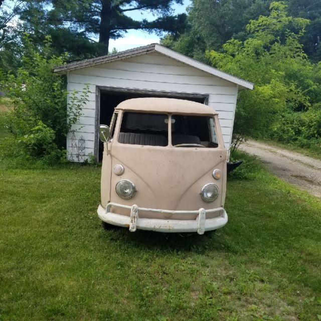1965 Tan Volkswagen Bus/Vanagon HSCR