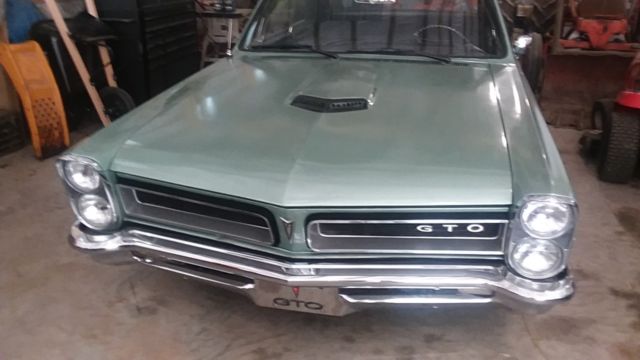 1965 Green Pontiac GTO