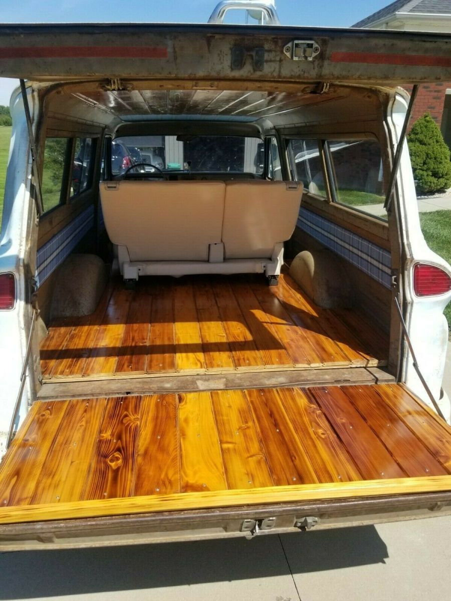 1965 Blue Chevrolet Suburban