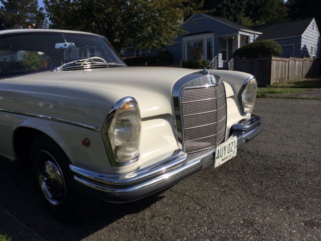 1965 blue Mercedes-Benz 300-Series Coupe