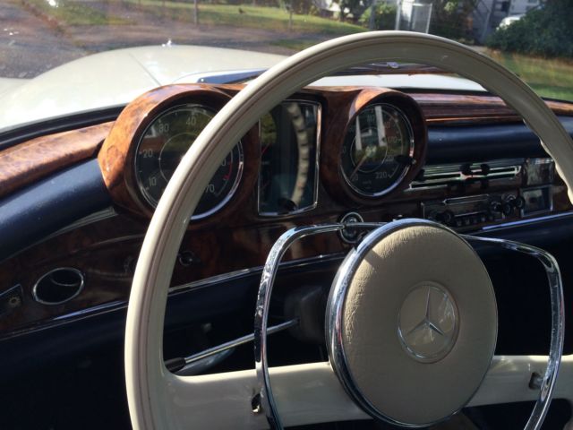 1965 blue Mercedes-Benz 300-Series Coupe