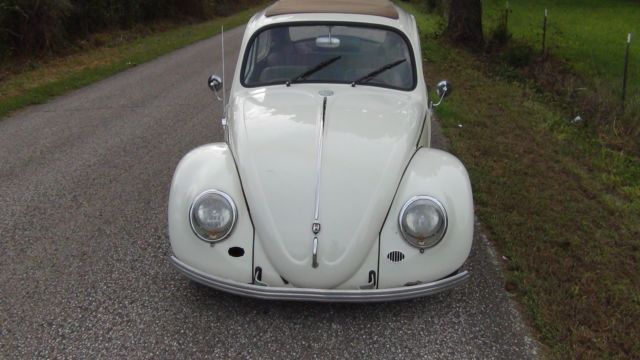 1965 Cool Vanilla Volkswagen Beetle - Classic Ragtop