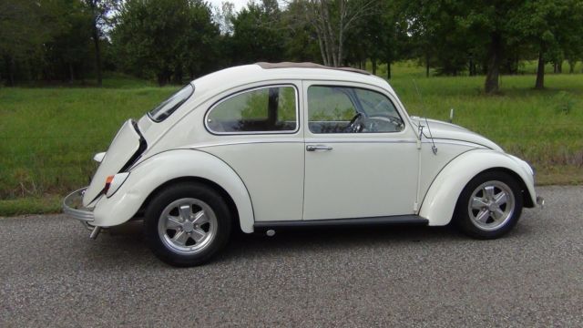 1965 Cool Vanilla Volkswagen Beetle - Classic Ragtop