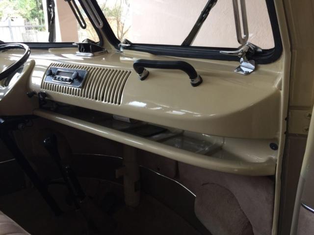 1965 Beige Volkswagen Bus/Vanagon Van Camper