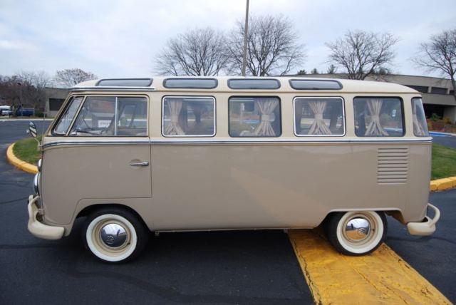 1965 Beige Volkswagen Bus/Vanagon Van Camper