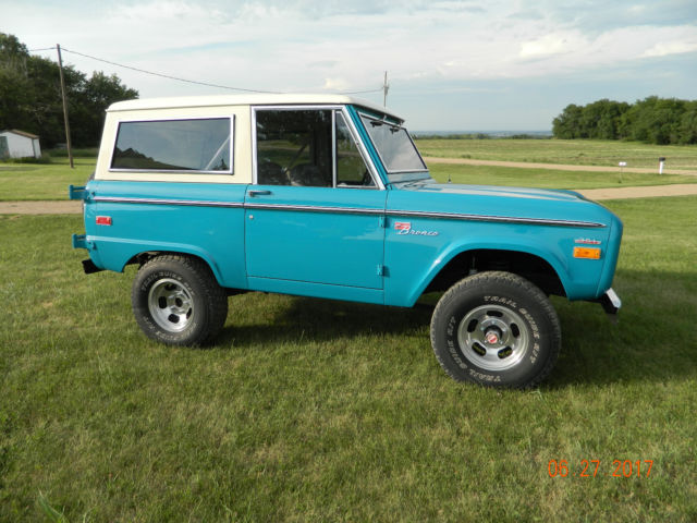 1970 Teal Ford Bronco
