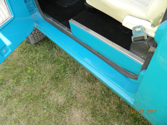 1970 Teal Ford Bronco