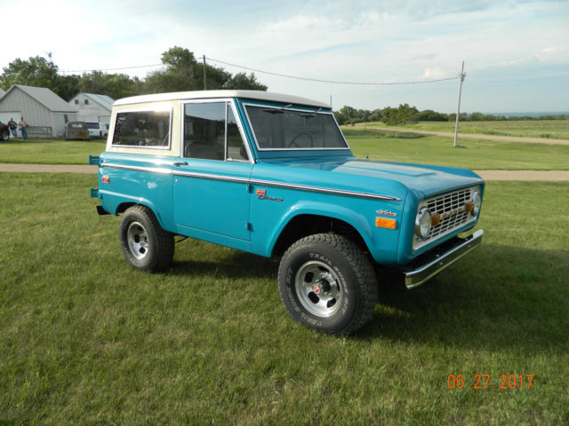 1970 Teal Ford Bronco