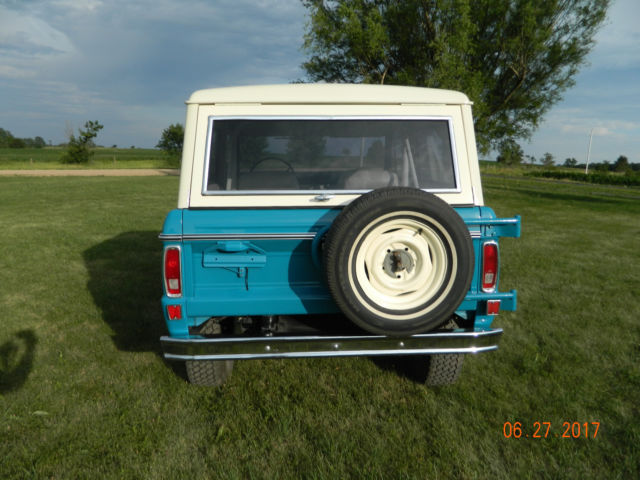 1970 Teal Ford Bronco