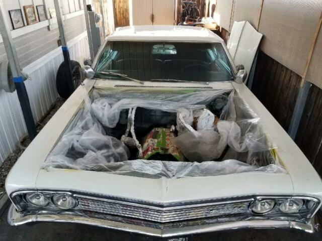 1966 White Chevrolet Caprice FULL SIZE