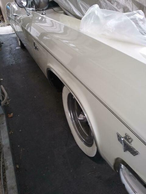 1966 White Chevrolet Caprice FULL SIZE