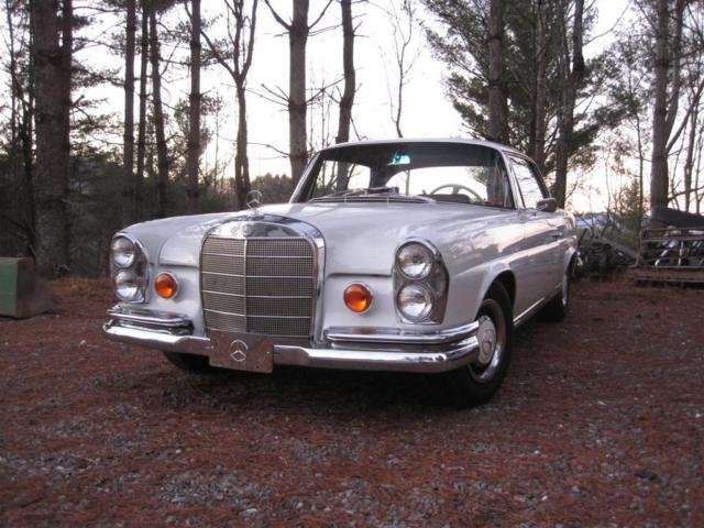 1966 Black 050 Mercedes-Benz 200-Series Coupe