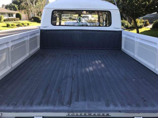 1966 biege/ cream Volkswagen Bus/Vanagon Crew Cab Pickup