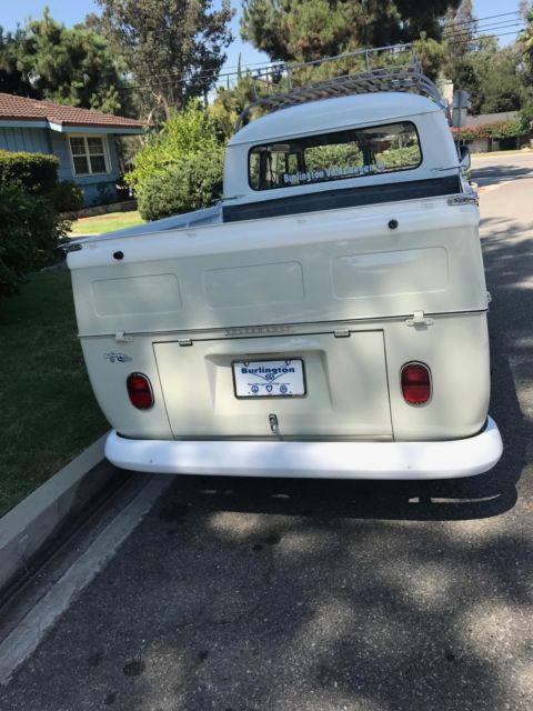 1966 biege/ cream Volkswagen Bus/Vanagon Crew Cab Pickup
