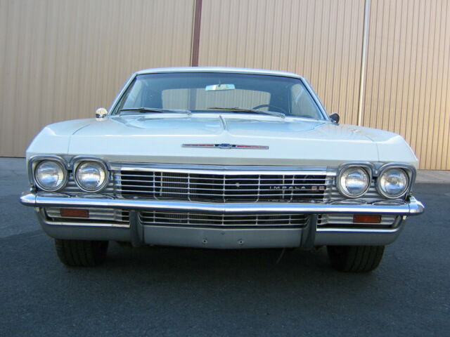 1965 White Chevrolet Impala Coupe