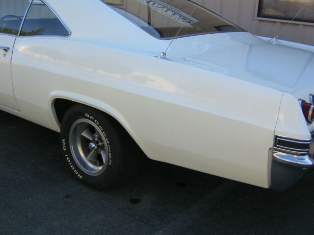1965 White Chevrolet Impala Coupe