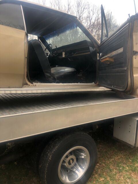 1966 Gold Chevrolet Chevelle Coupe