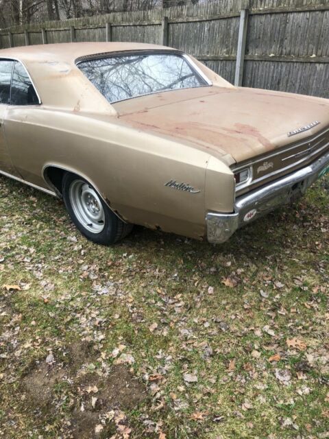 1966 Gold Chevrolet Chevelle Coupe