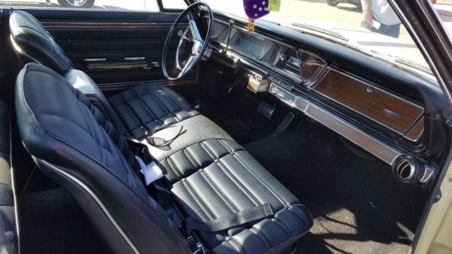 1966 sunfire yellow Chevrolet Caprice Coupe