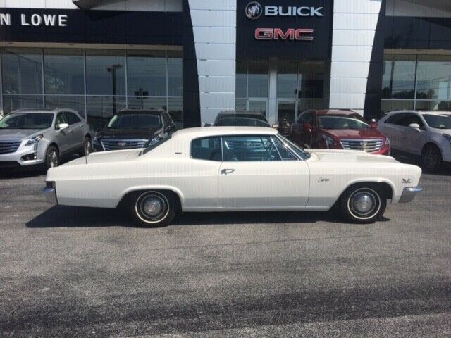 1966 White Chevrolet Caprice Coupe