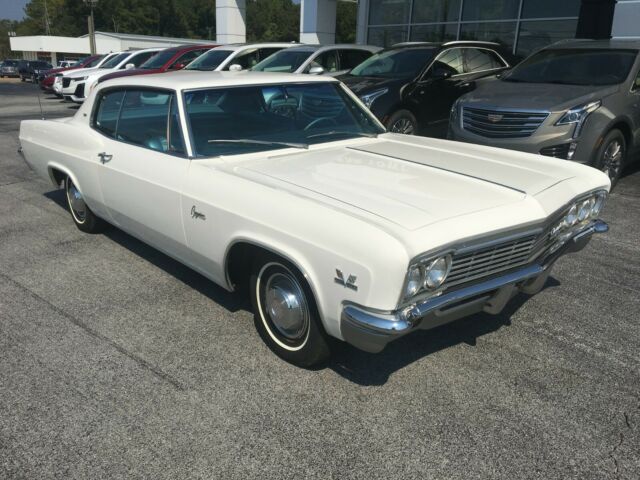 1966 White Chevrolet Caprice Coupe