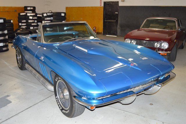 1966 Blue Chevrolet Corvette --