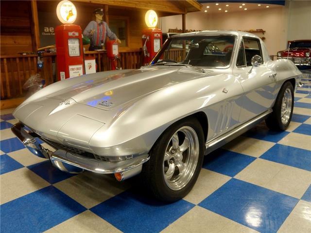 1966 Silver Chevrolet Corevtte --
