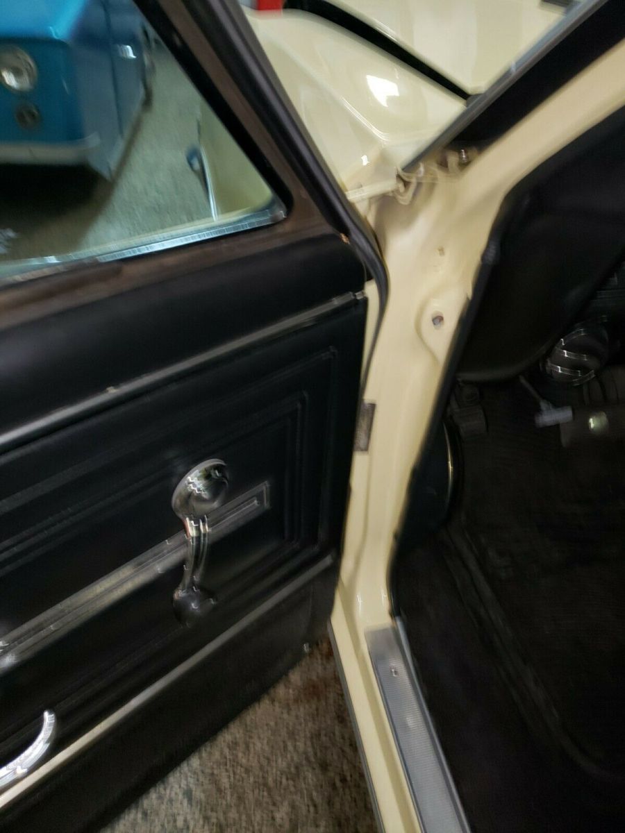 1966 Yellow Chevrolet El Camino Standard Cab Pickup