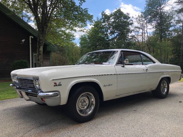 1966 White Chevrolet Impala Coupe