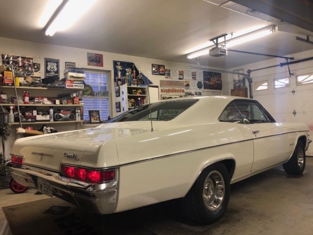 1966 White Chevrolet Impala Coupe