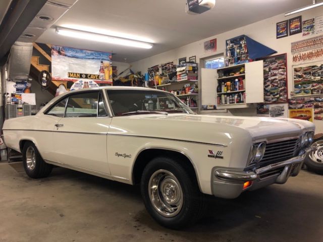 1966 White Chevrolet Impala Coupe