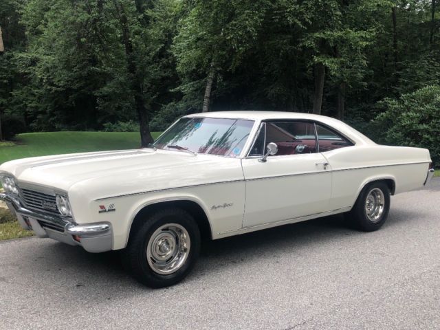 1966 White Chevrolet Impala Coupe